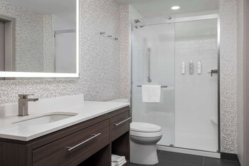 home2 suites by hilton phoenix midtown
