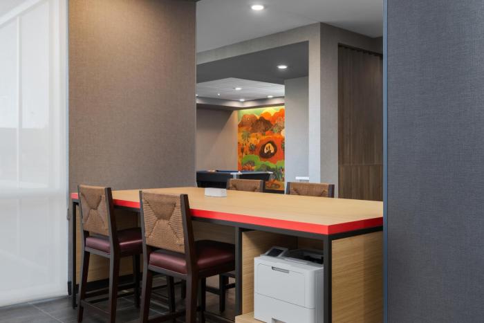 home2 suites by hilton phoenix midtown