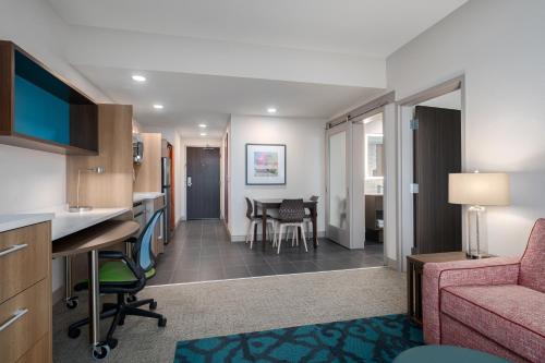 home2 suites by hilton phoenix midtown