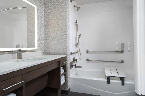 home2 suites by hilton phoenix midtown