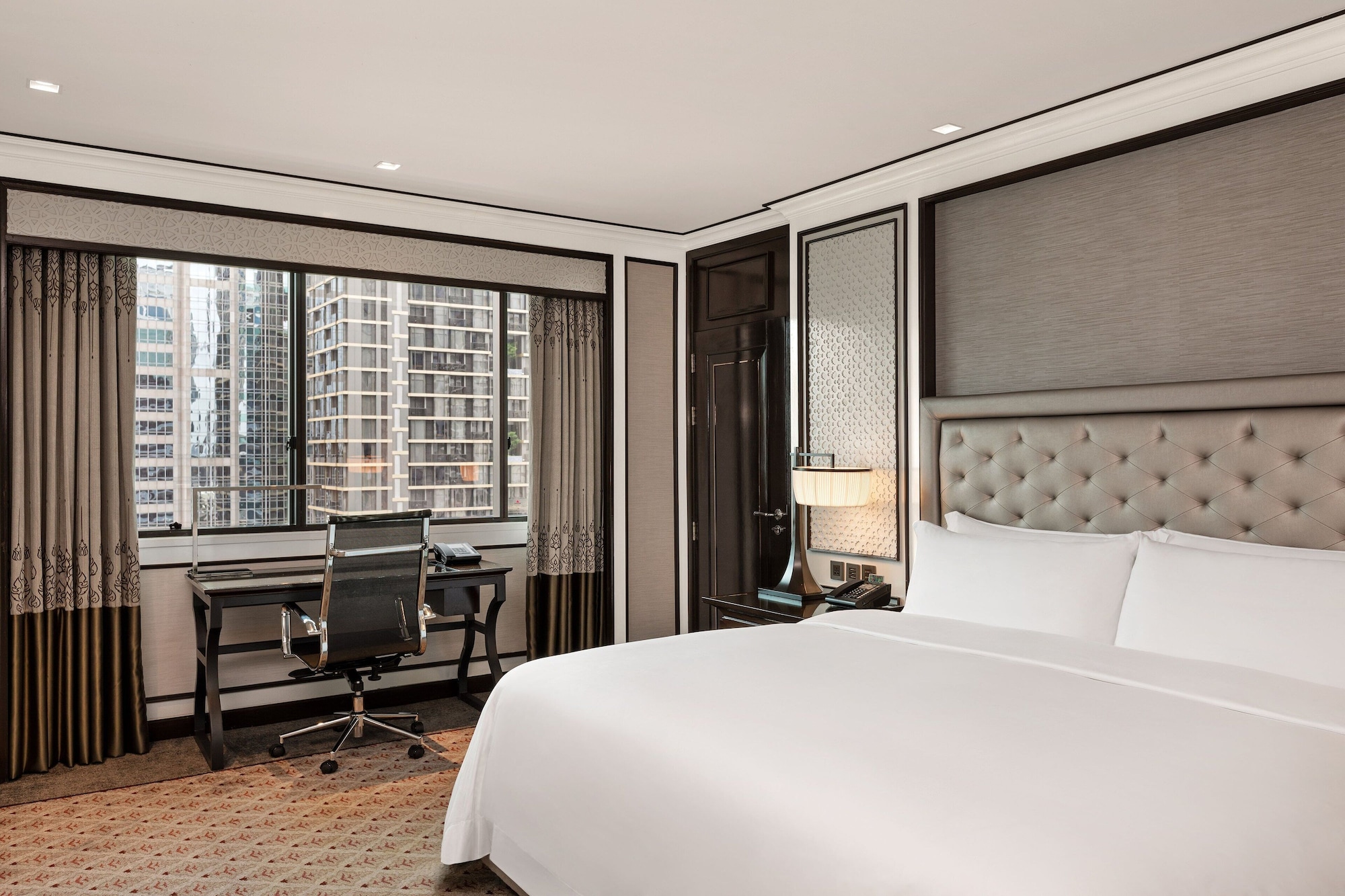 the athenee hotel a luxury collection hotel bangkok