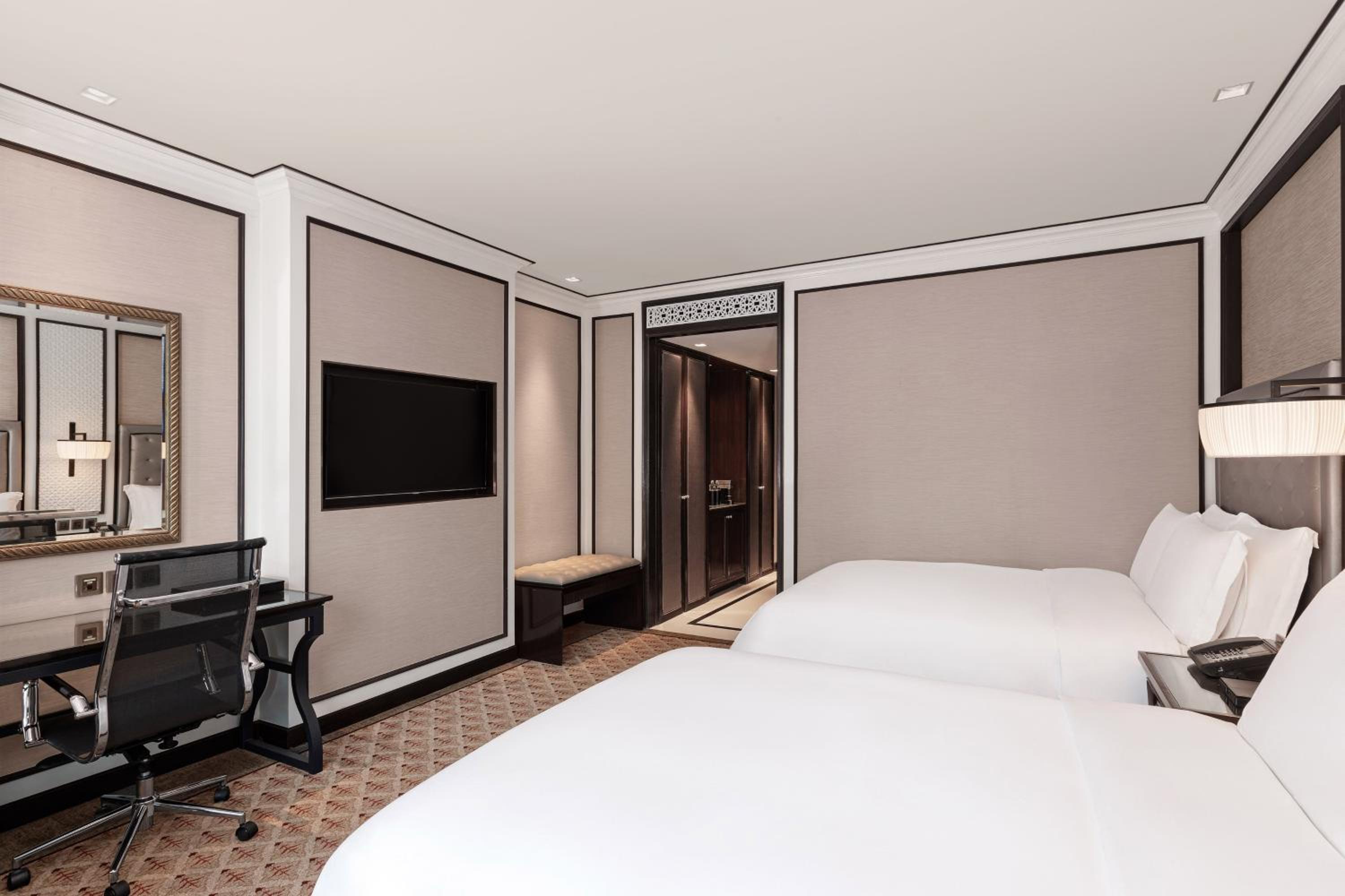 the athenee hotel a luxury collection hotel bangkok