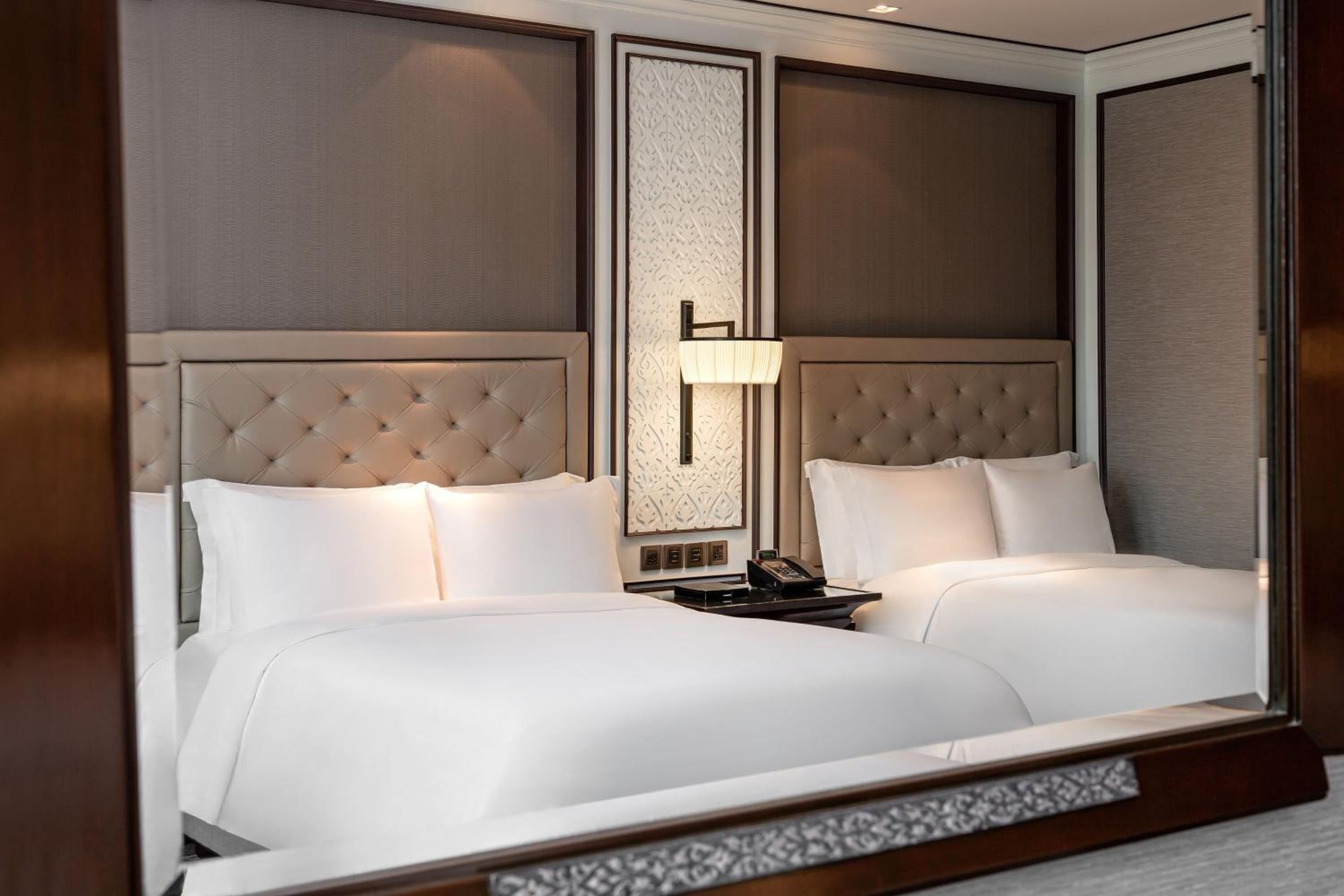 the athenee hotel a luxury collection hotel bangkok