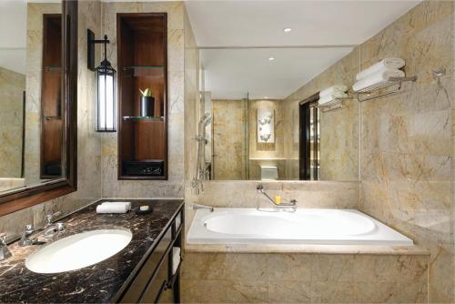 the athenee hotel a luxury collection hotel bangkok