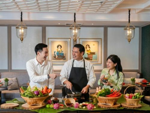 the athenee hotel a luxury collection hotel bangkok