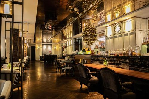 the athenee hotel a luxury collection hotel bangkok