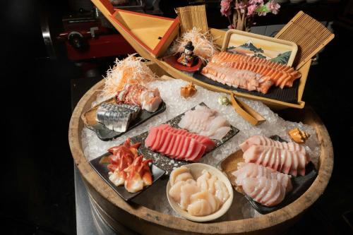 the athenee hotel a luxury collection hotel bangkok