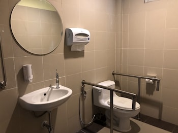 adriatic palace hotel pattaya