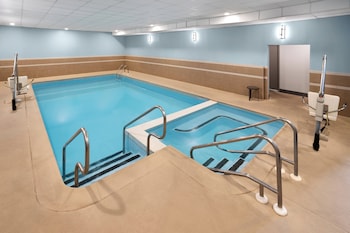 Holiday Inn Express & Suites Wyomissing By Ihg,,3 star