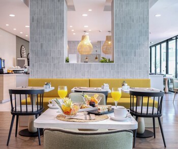 hotel malaga alameda centro affiliated by melia