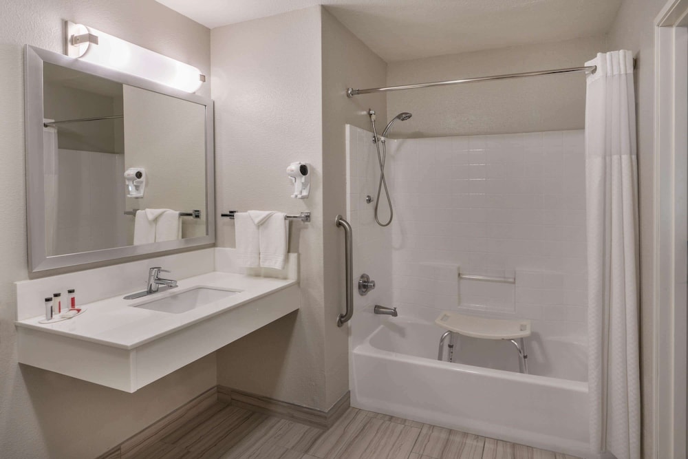 baymont by wyndham albuquerque airport