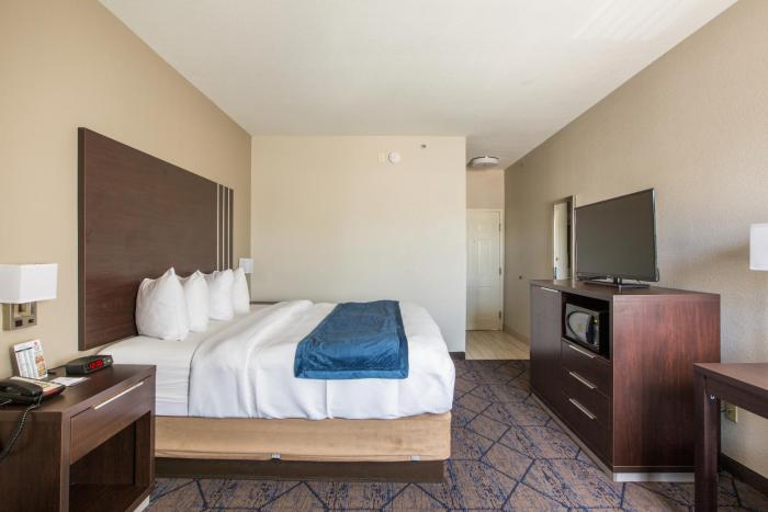 baymont by wyndham albuquerque airport
