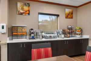 comfort inn and suites chipley