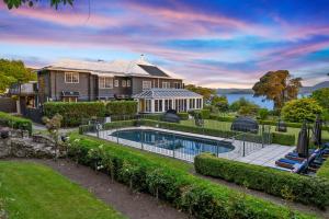 black swan lakeside boutique hotel
