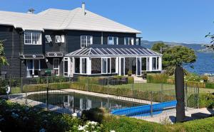 black swan lakeside boutique hotel