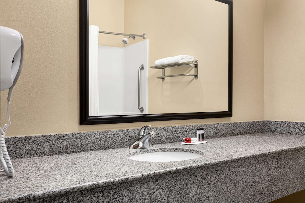 spark by hilton savannah south i 95