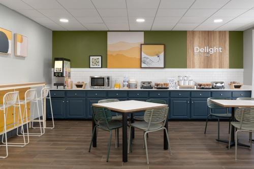 spark by hilton savannah south i 95