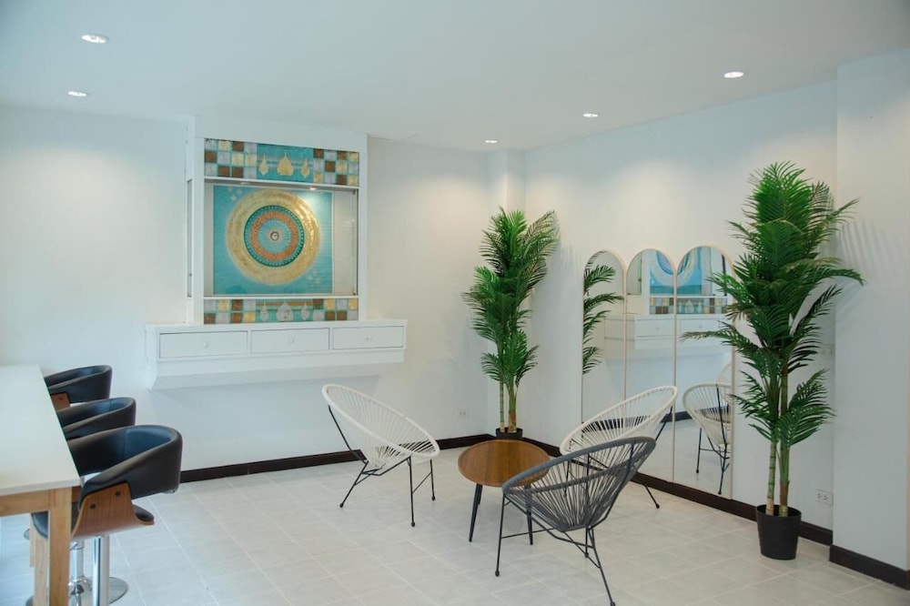 roomquest kalim beach