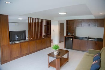 roomquest kalim beach
