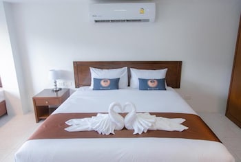 roomquest kalim beach