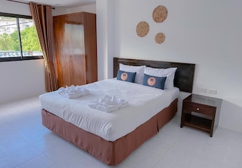 roomquest kalim beach