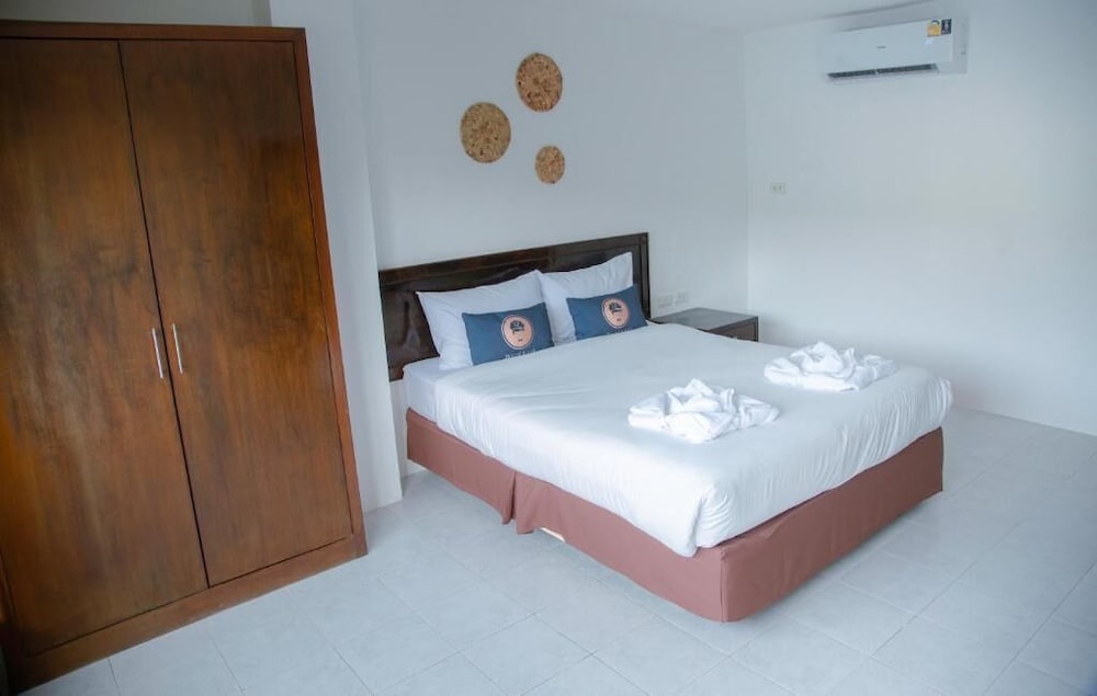 roomquest kalim beach