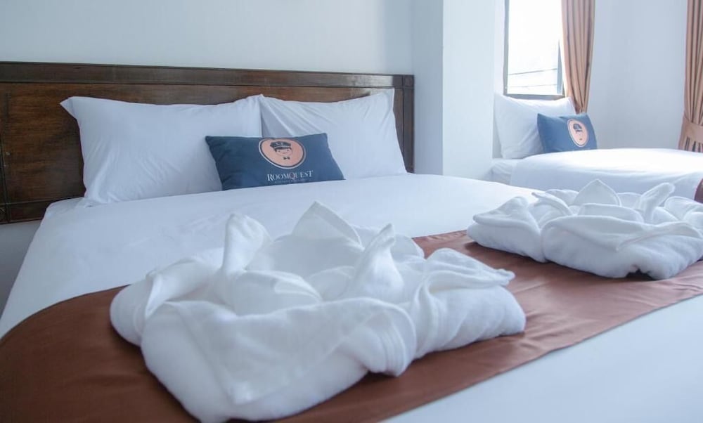 roomquest kalim beach