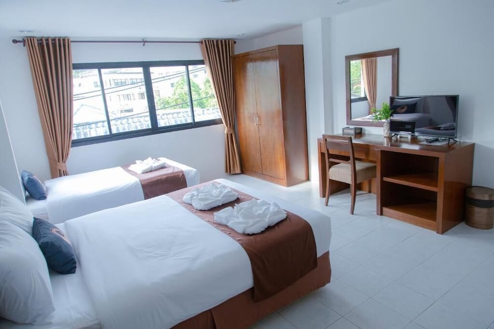 roomquest kalim beach