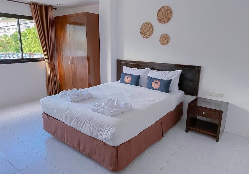 roomquest kalim beach