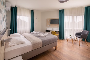 kristaly hotel