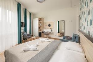 kristaly hotel