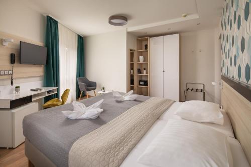 kristaly hotel