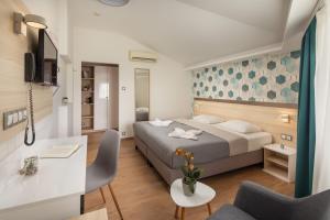 kristaly hotel