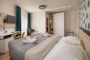 kristaly hotel