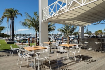 sails port macquarie by rydges