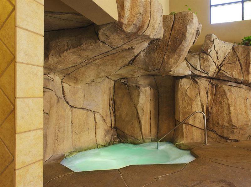 snake river lodge amenities at sister property