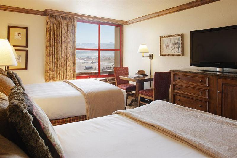 snake river lodge amenities at sister property