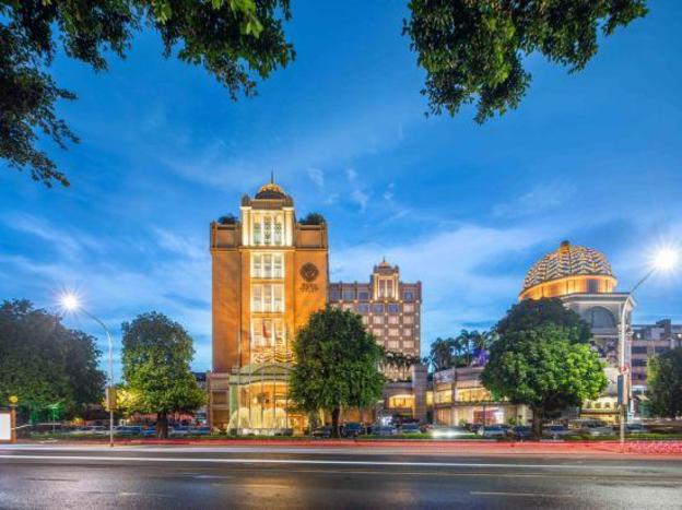 golden hotel