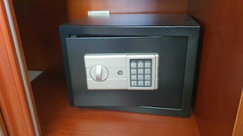 st hotel wattay airport