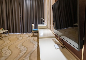 st hotel wattay airport