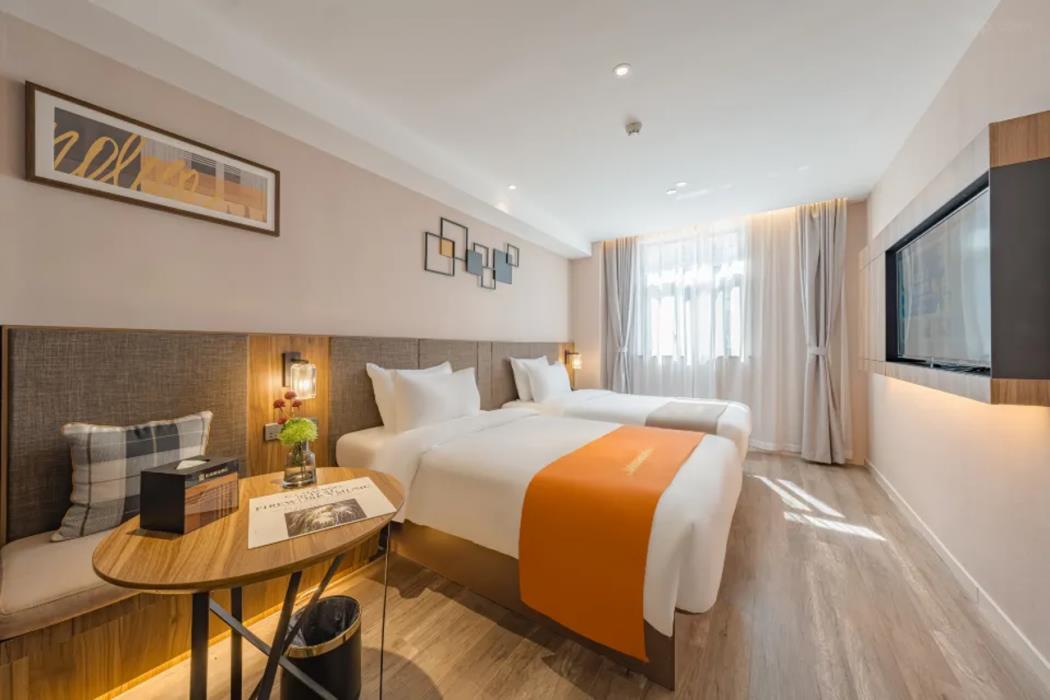 home inn plus zhongshan road garden botanical garden store