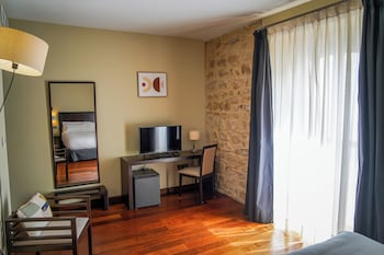 hotel baeza monumental by eme hoteles