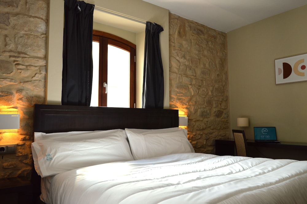 hotel baeza monumental by eme hoteles