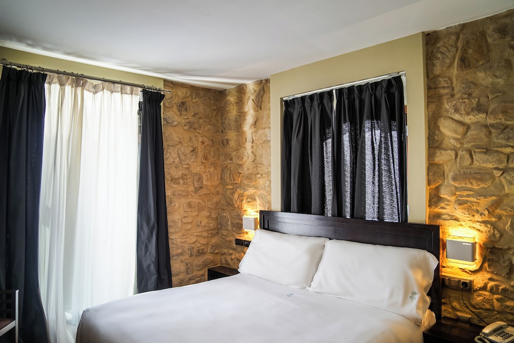 hotel baeza monumental by eme hoteles