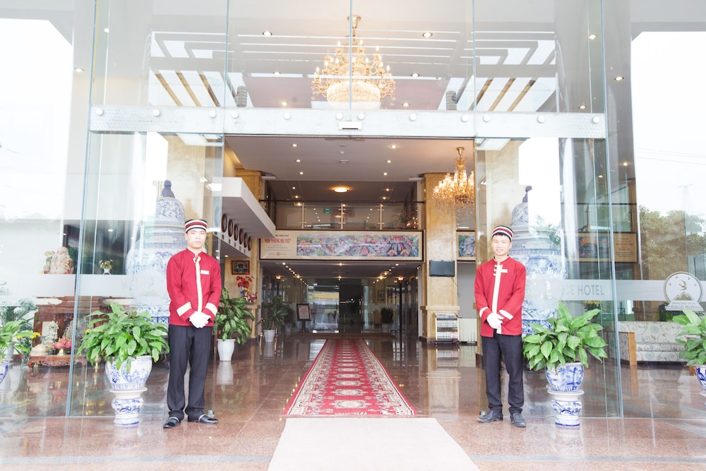 hoang son peace hotel