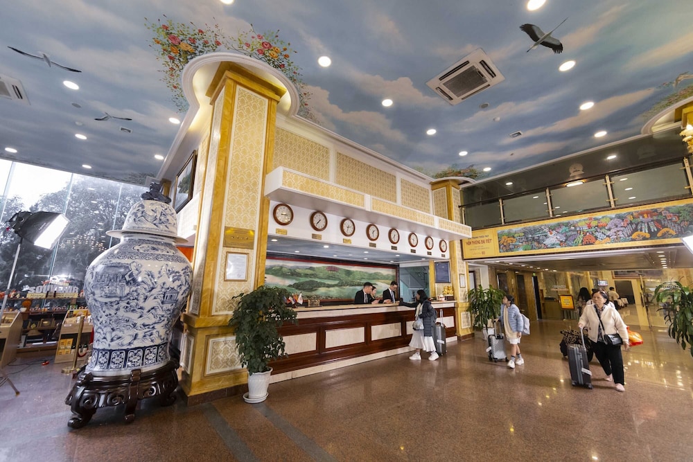 hoang son peace hotel