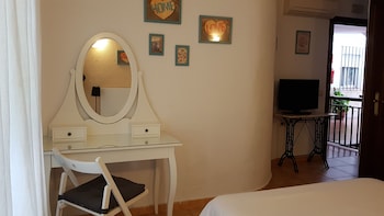 el nogal home hostel