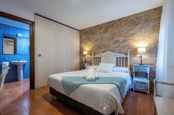 el nogal home hostel