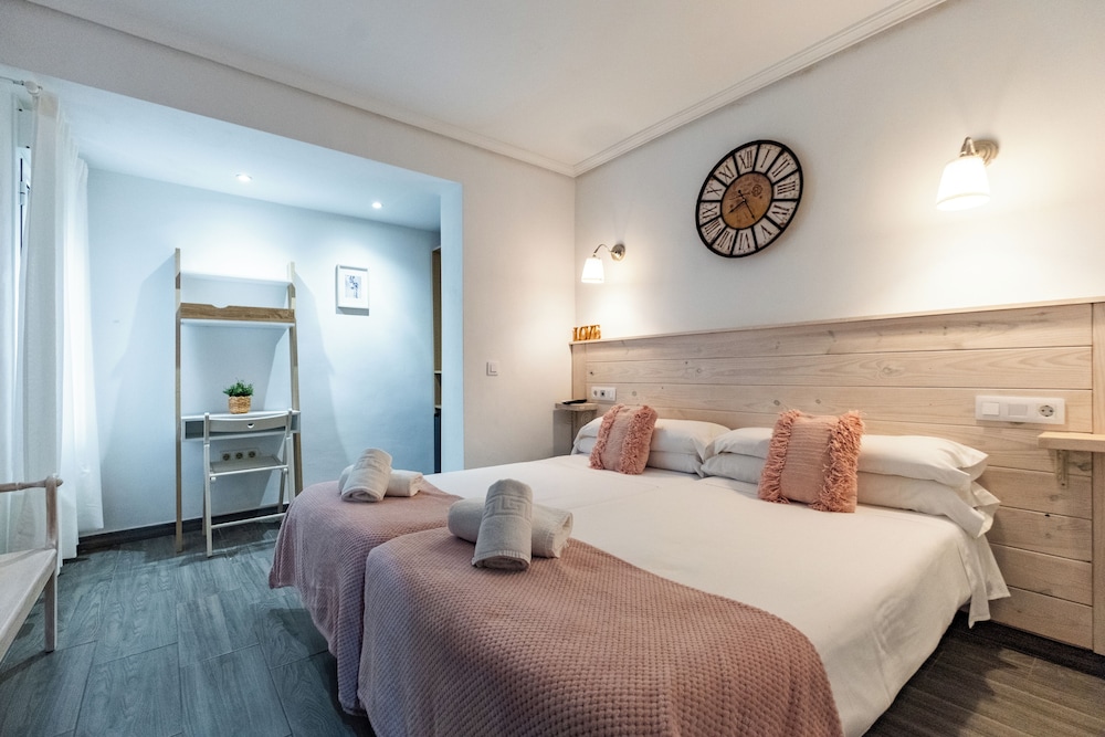 el nogal home hostel