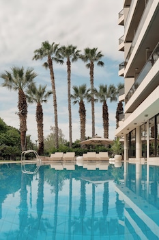 Golden Sun,Athens Coast>>Athens,3 star